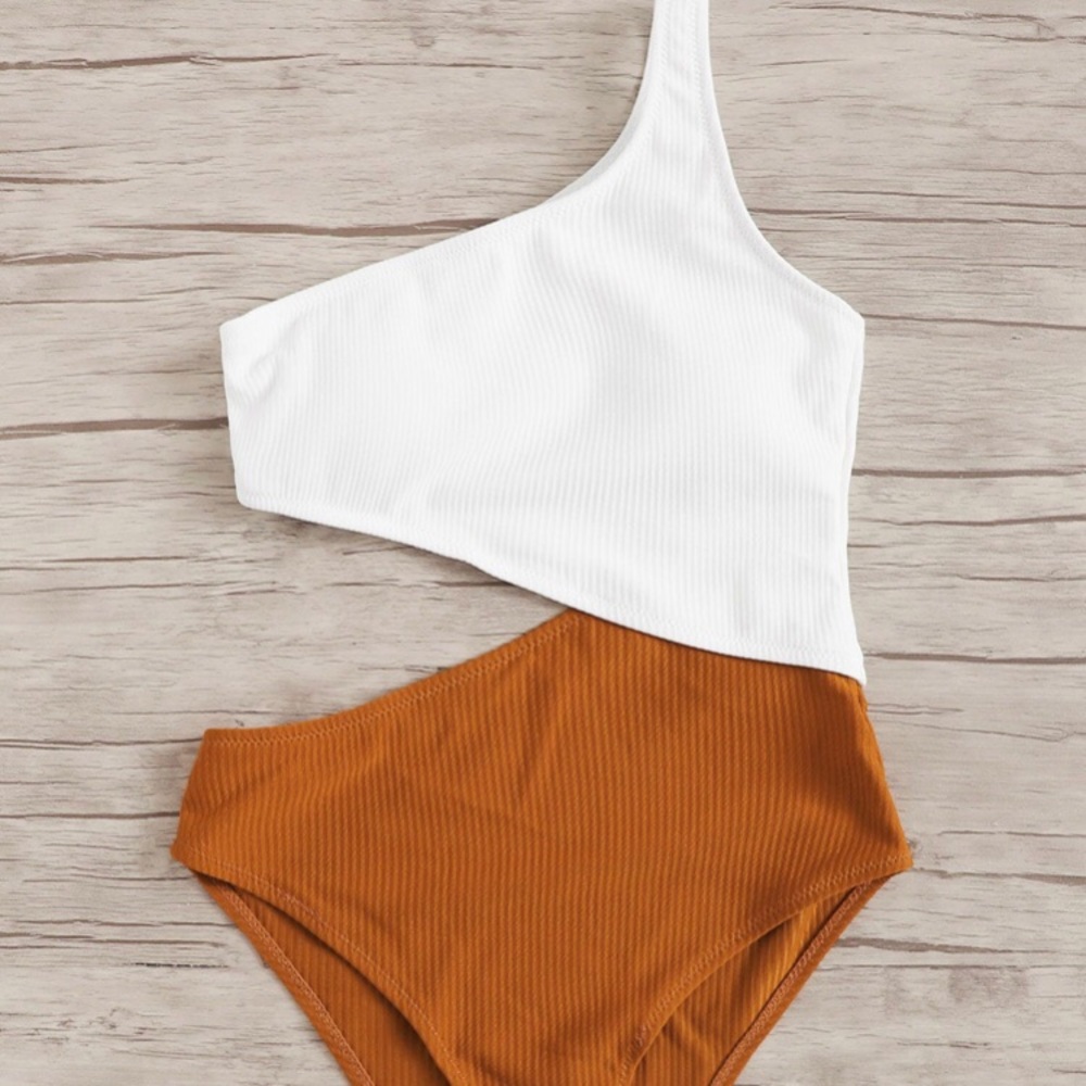 One piece swimsuit